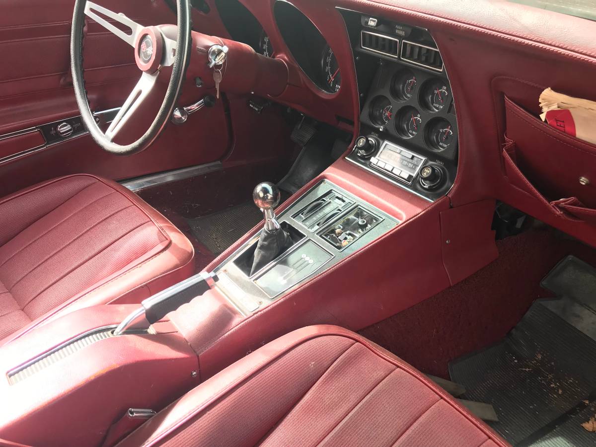 Chevrolet-corvette-1974-red