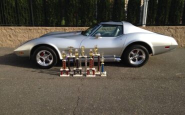 Chevrolet-corvette-1974-silver-1
