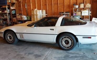 Chevrolet-corvette-1974-white