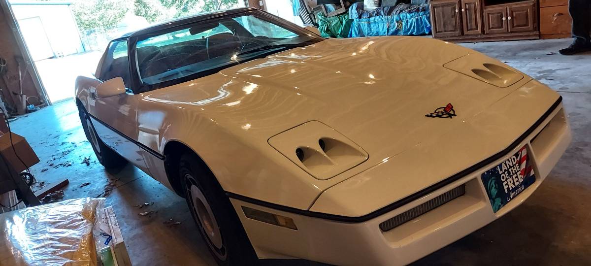 Chevrolet-corvette-1974-white-4