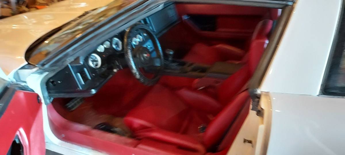 Chevrolet-corvette-1974-white-5