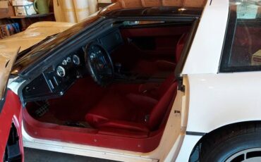 Chevrolet-corvette-1974-white-6