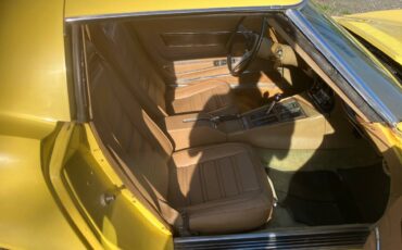 Chevrolet-corvette-1974-yellow-13