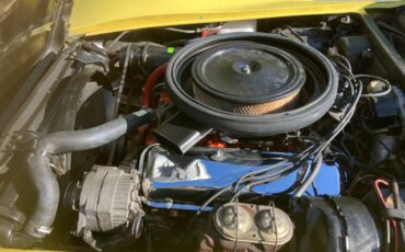 Chevrolet-corvette-1974-yellow-18