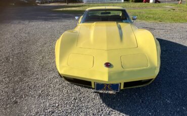 Chevrolet-corvette-1974-yellow