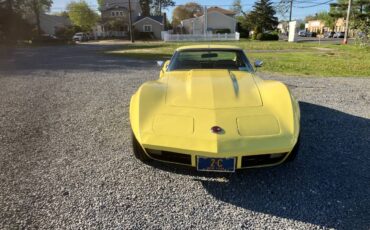 Chevrolet-corvette-1974-yellow-40