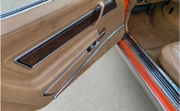 Chevrolet-corvette-1975-12