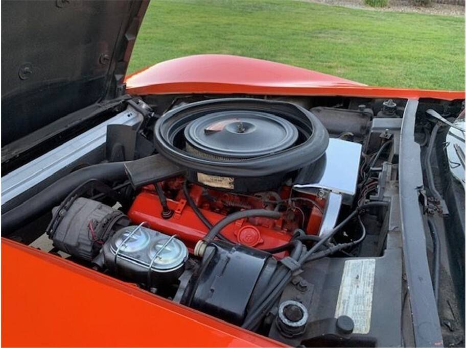 Chevrolet-corvette-1975-15