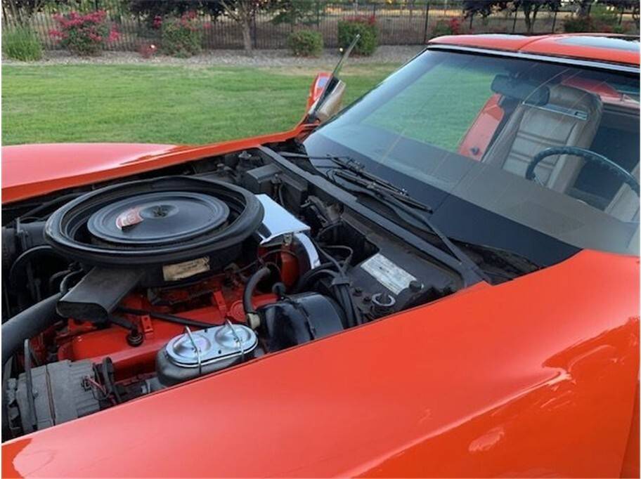 Chevrolet-corvette-1975-16