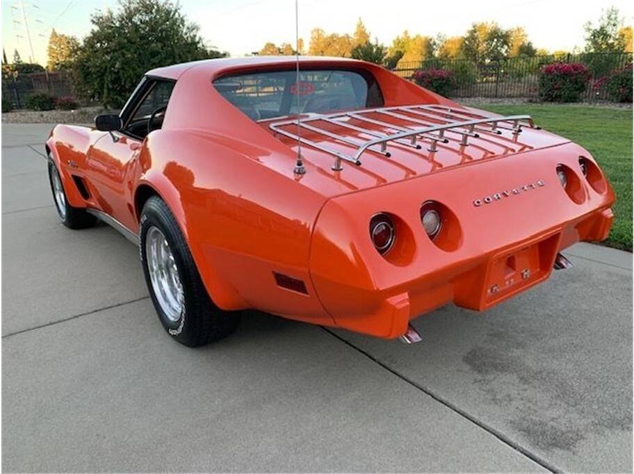 Chevrolet-corvette-1975-85