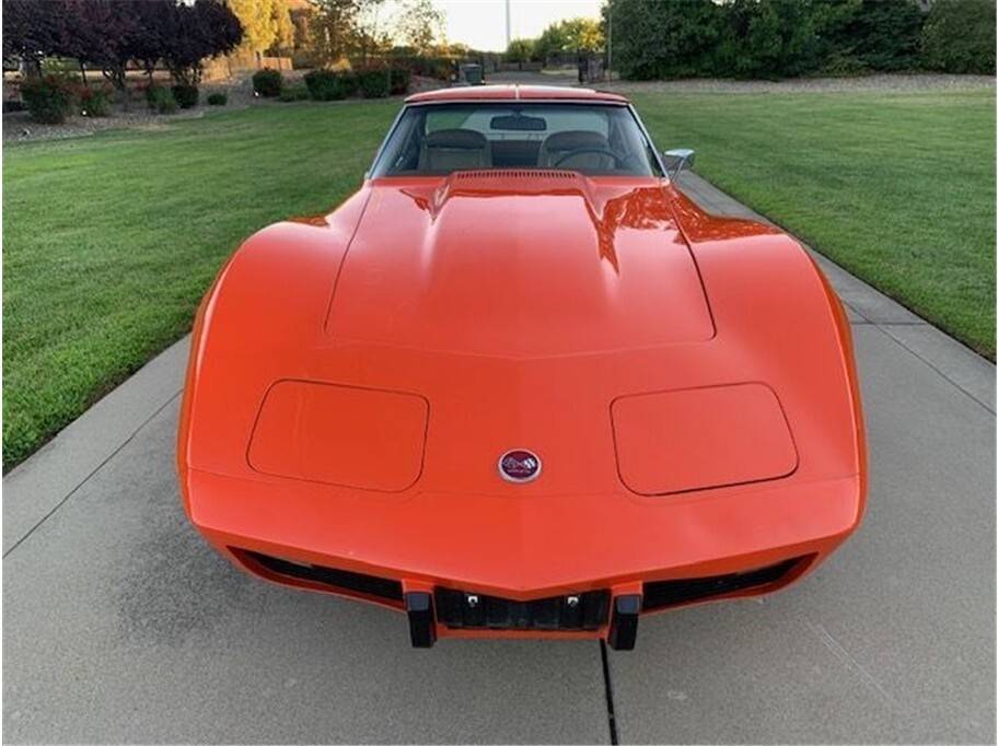 Chevrolet-corvette-1975-93