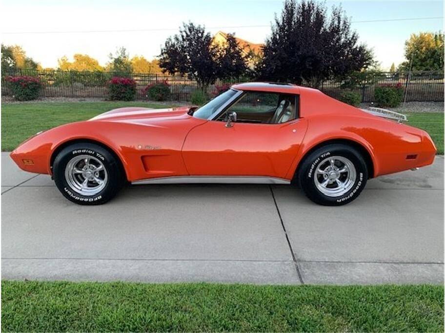 Chevrolet-corvette-1975-98