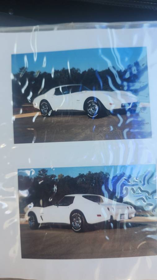 Chevrolet-corvette-1975-white-1