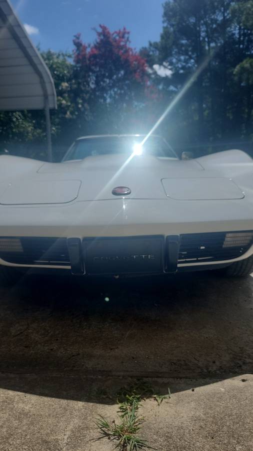 Chevrolet-corvette-1975-white-10