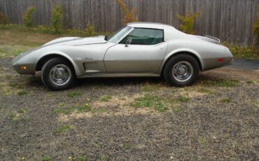 Chevrolet-corvette-1976