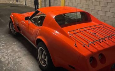 Chevrolet-corvette-1976-orange-2