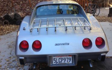 Chevrolet-corvette-1977-silver-11