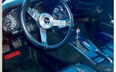 Chevrolet-corvette-1977-silver-3