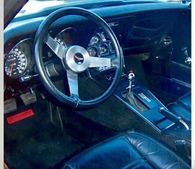 Chevrolet-corvette-1977-silver-3