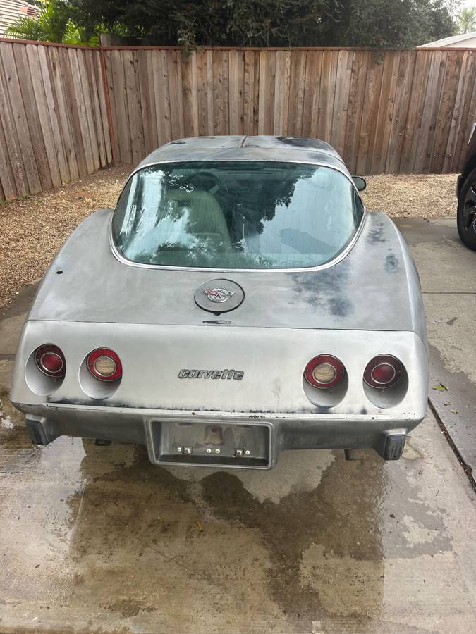 Chevrolet-corvette-1978-grey-2