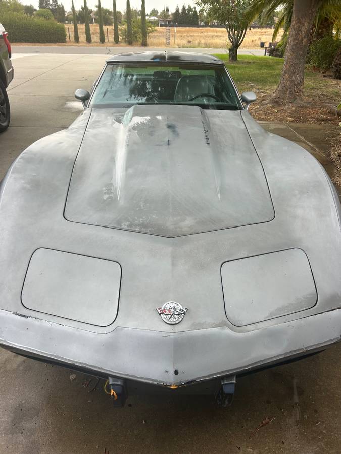 Chevrolet-corvette-1978-grey