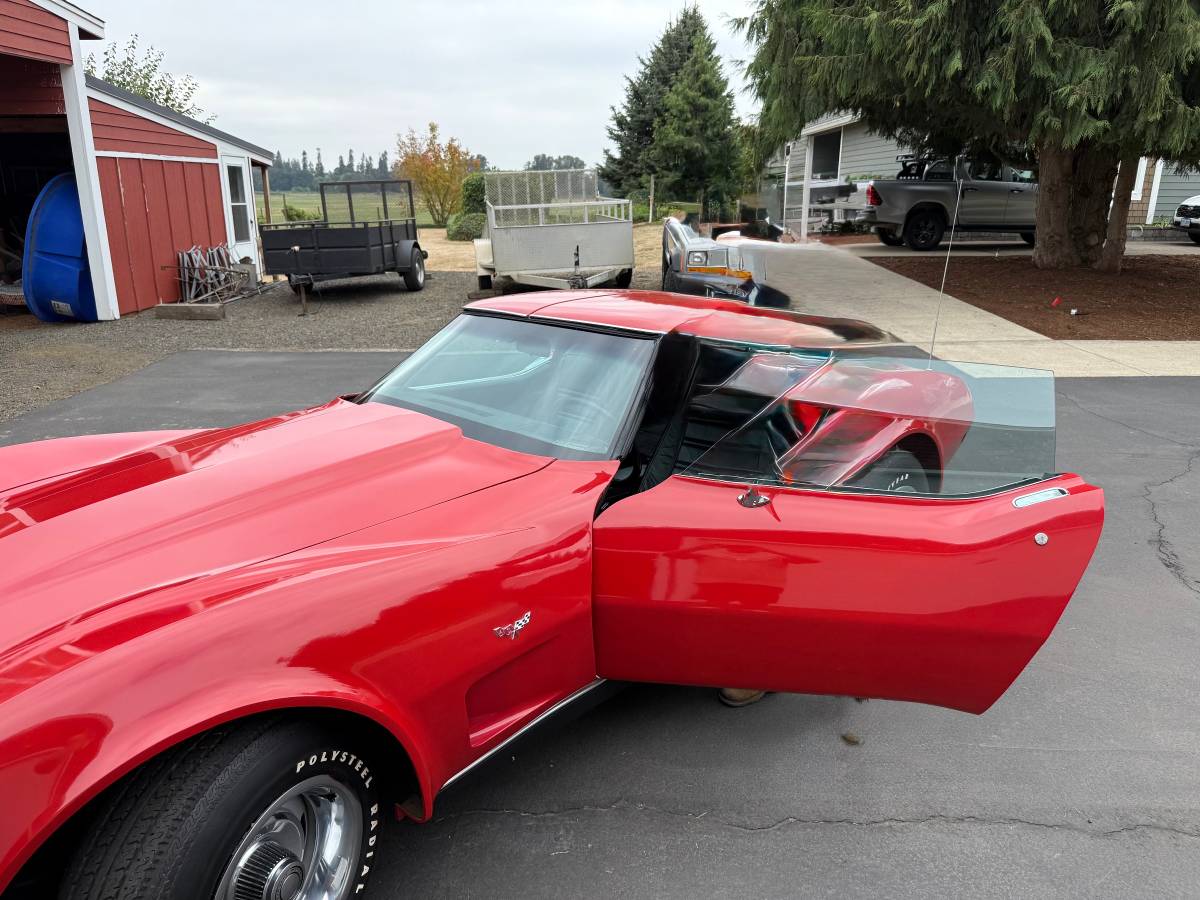 Chevrolet-corvette-1978-red-2