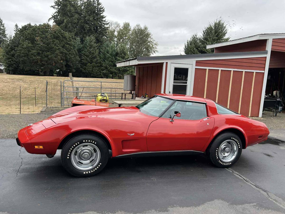 Chevrolet-corvette-1978-red-8