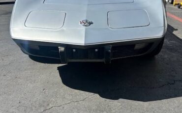 Chevrolet-corvette-1978-silver-3