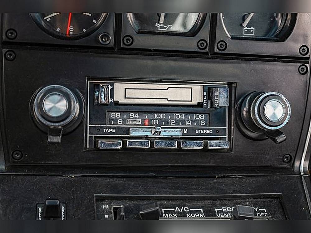 Chevrolet-corvette-1979-black-1