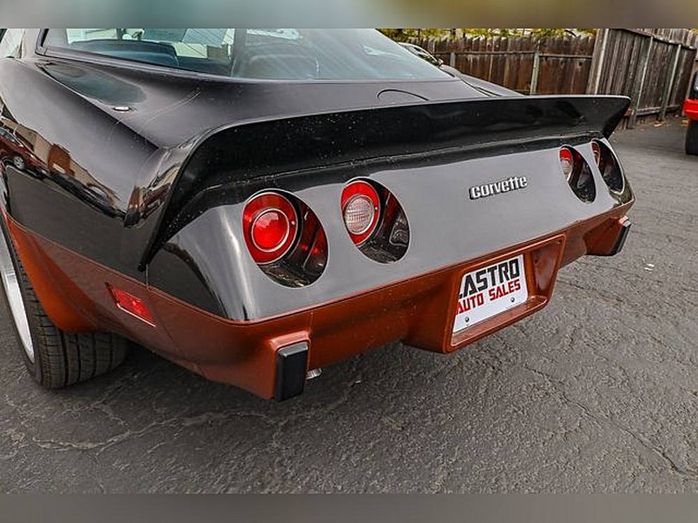 Chevrolet-corvette-1979-black-33