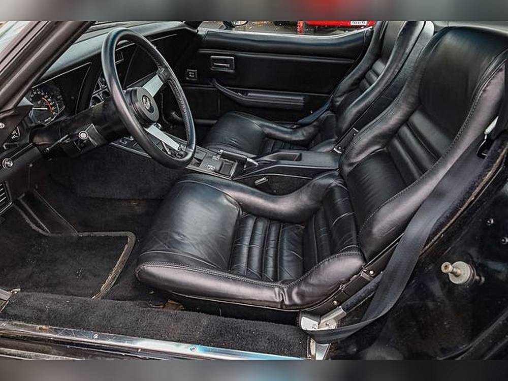 Chevrolet-corvette-1979-black-37