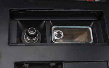 Chevrolet-corvette-1979-black-44