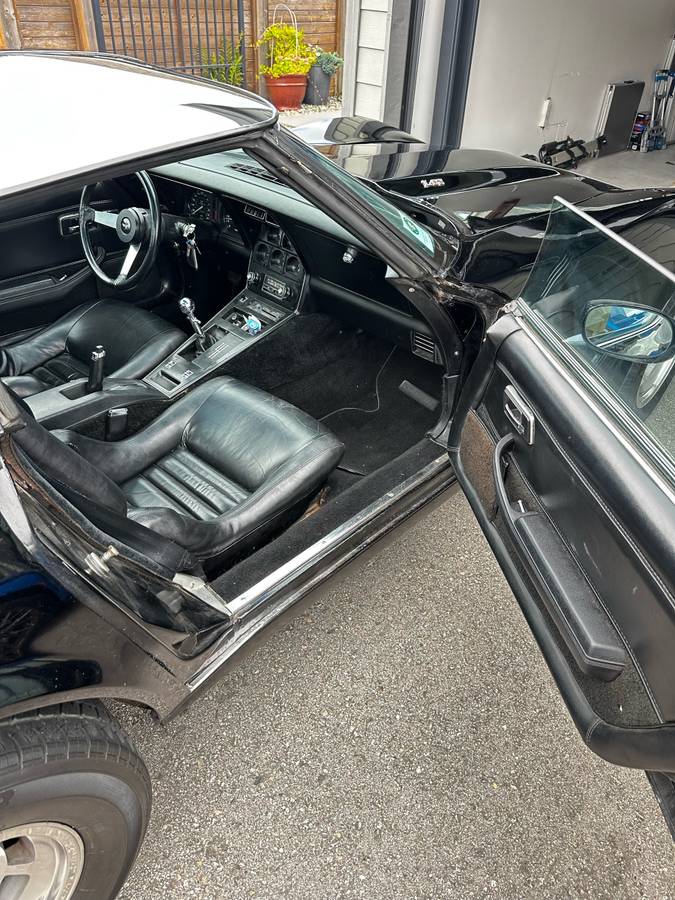 Chevrolet-corvette-1979-black-5