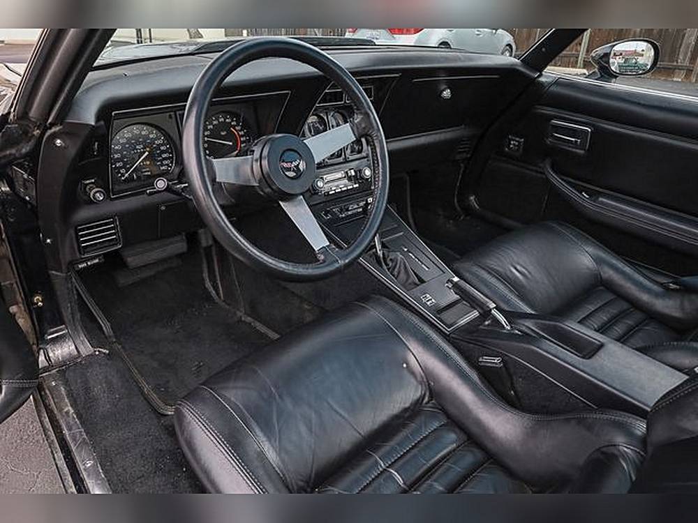 Chevrolet-corvette-1979-black-64