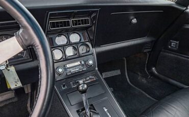 Chevrolet-corvette-1979-black-65