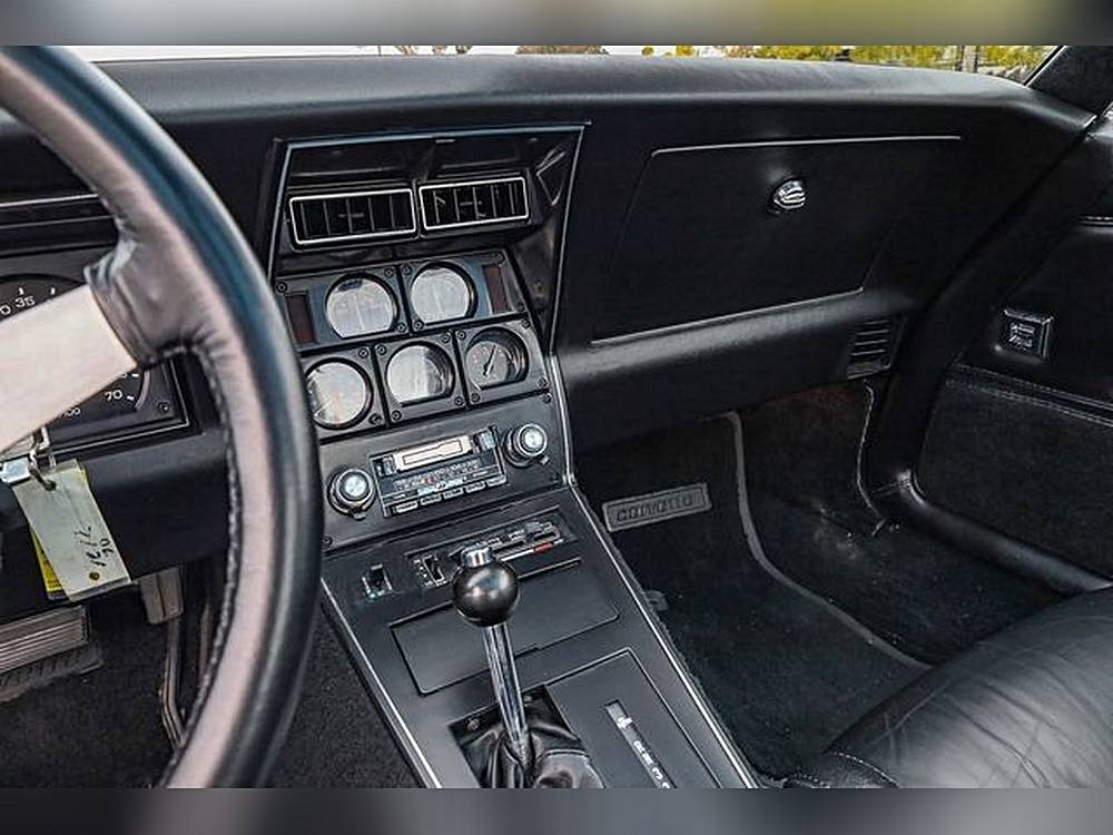Chevrolet-corvette-1979-black-65