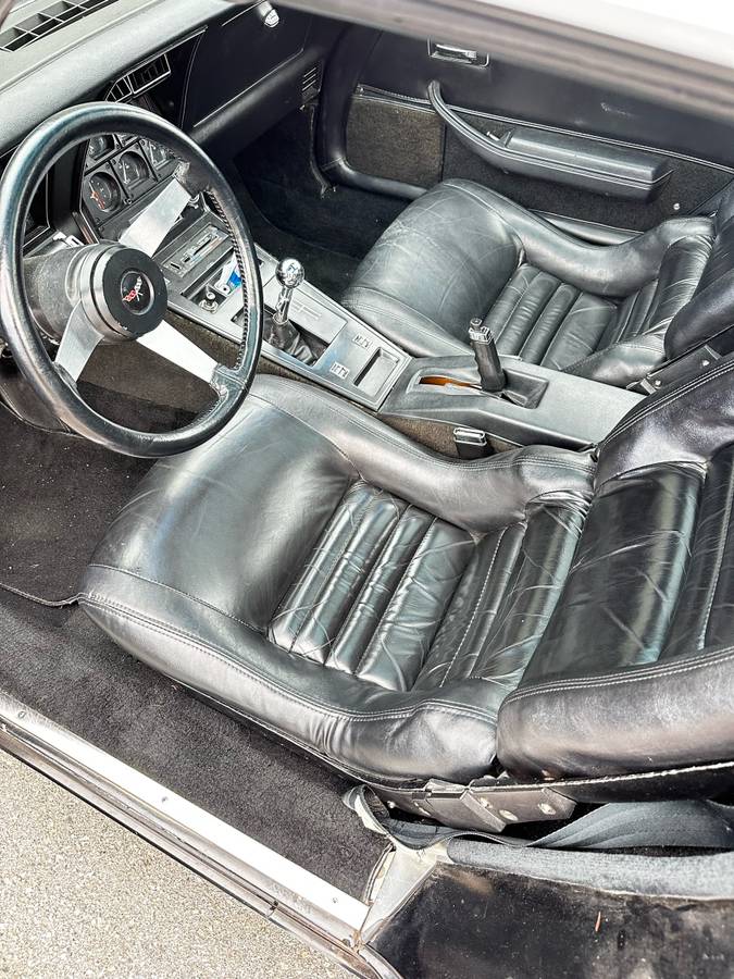 Chevrolet-corvette-1979-black-7