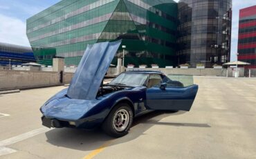 Chevrolet-corvette-1979-blue-1