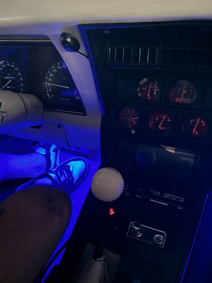Chevrolet-corvette-1979-blue-4
