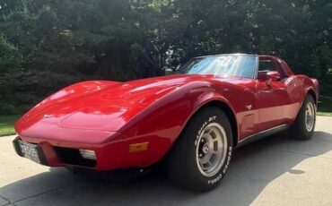 Chevrolet-corvette-1979-red-1