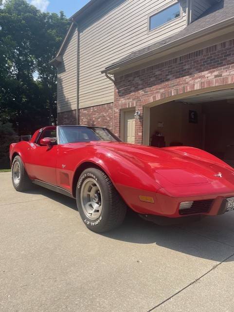 Chevrolet-corvette-1979-red-2