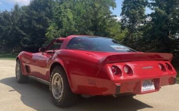 Chevrolet-corvette-1979-red-3