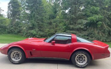 Chevrolet-corvette-1979-red