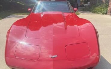 Chevrolet-corvette-1979-red-5