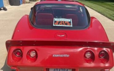 Chevrolet-corvette-1979-red-6