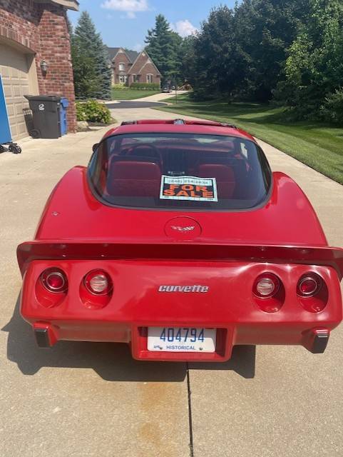 Chevrolet-corvette-1979-red-6