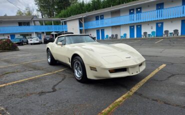 Chevrolet-corvette-1980-white-6