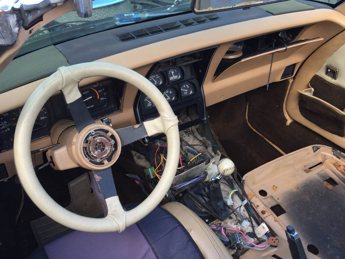 Chevrolet-corvette-1981-custom-10