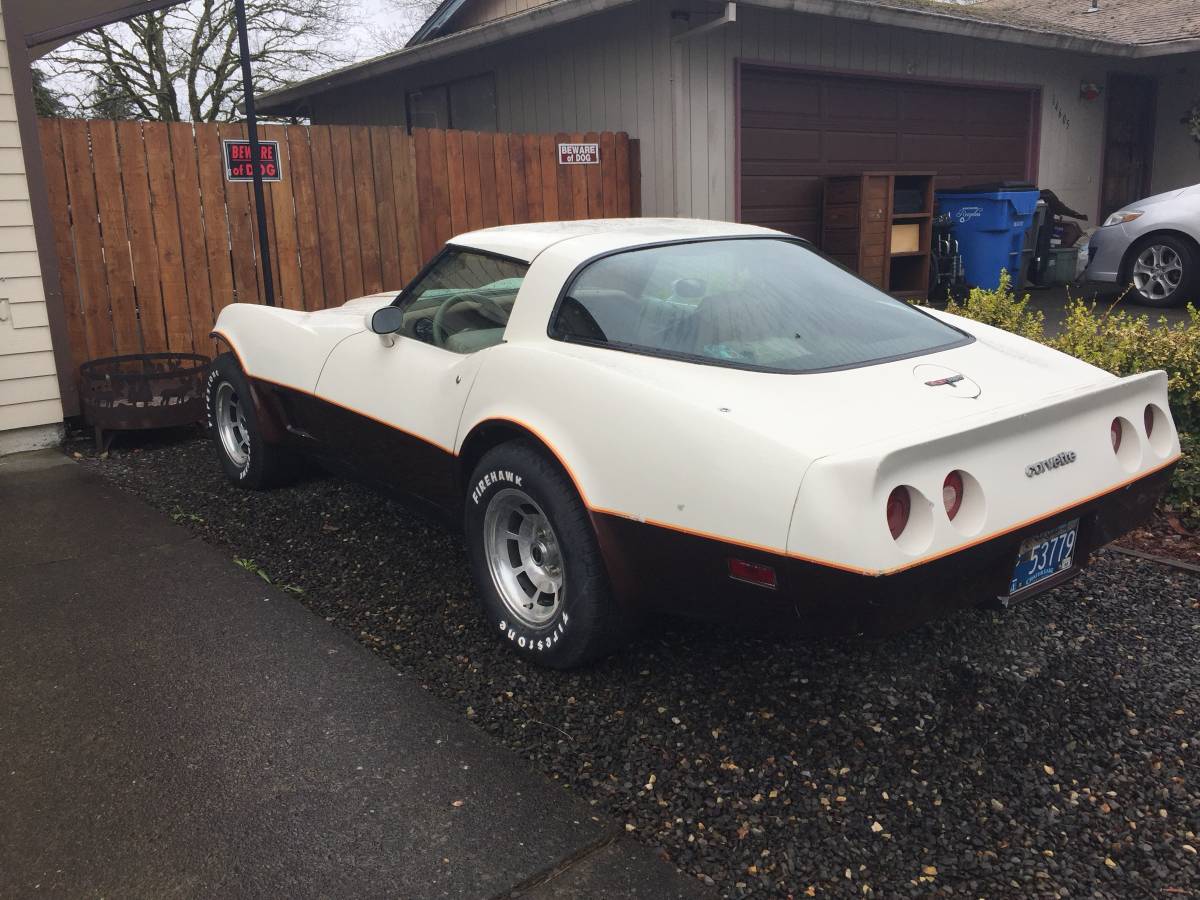 Chevrolet-corvette-1981-custom
