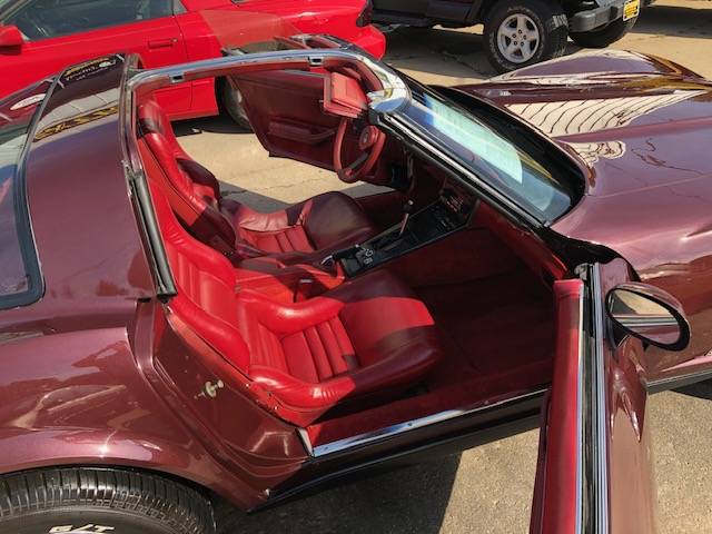 Chevrolet-corvette-1982-custom-18